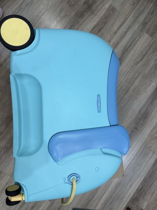 Продам детский чемодан Samsonite
