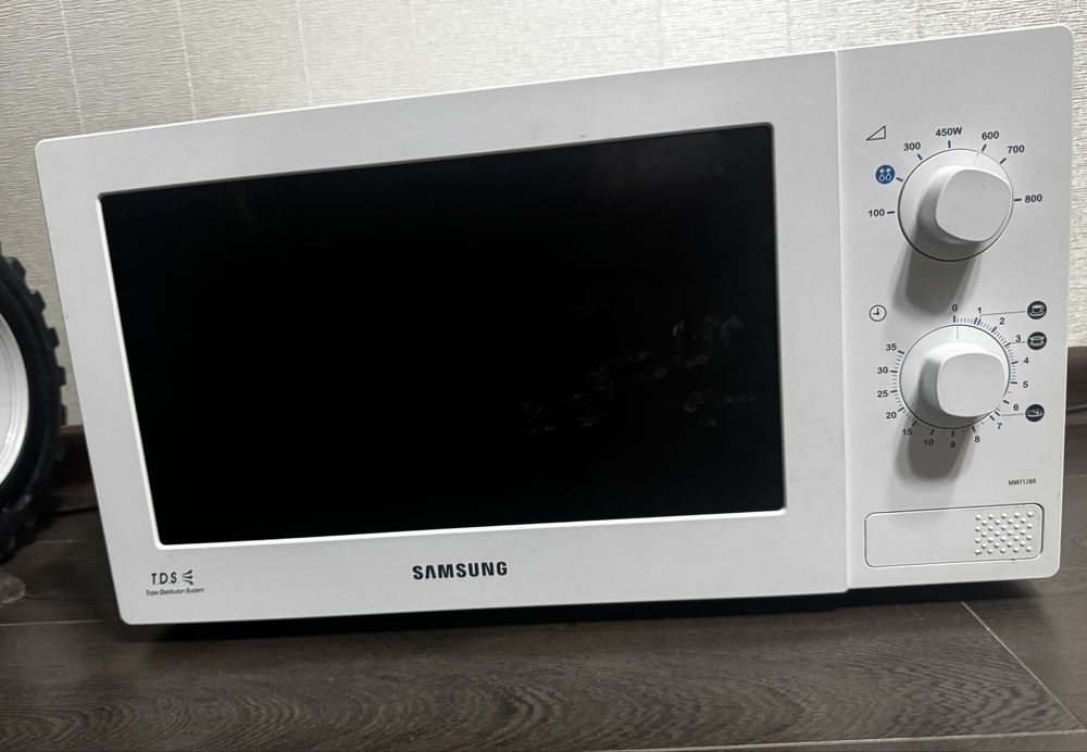 Микроволновка Samsung 800Вт