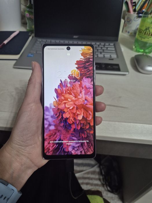 Продам телефон Samsung S20fe