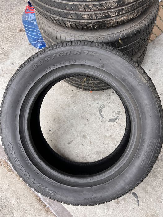 4 anvelope iarna 205/60/16 , Pirelli