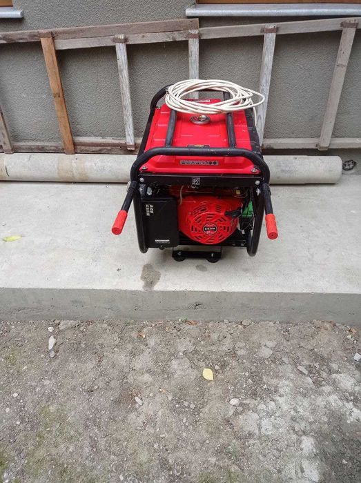 Продам Электрогенератор бензиновый