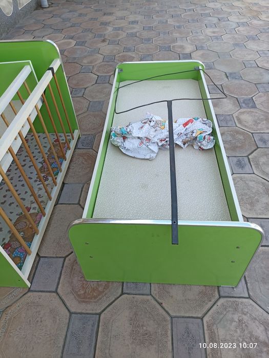 Детский манеж и кровать 3/1 .