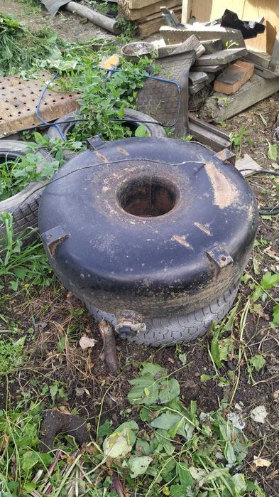 Продам баки целые