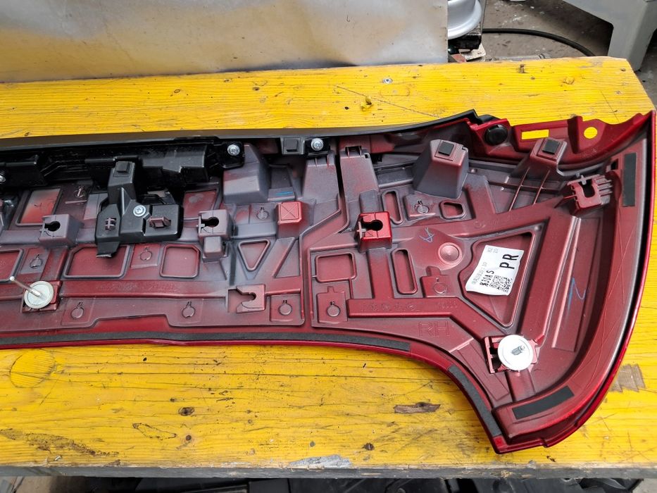 Споилер стоп задна врата Mazda CX60