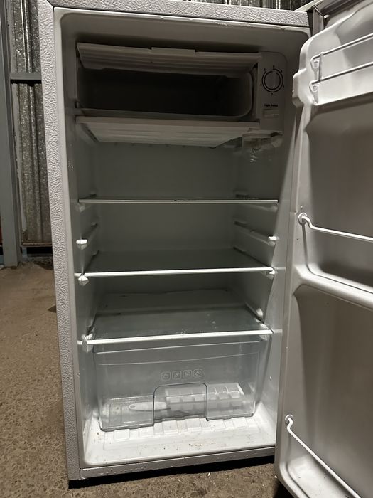 Холодильник продам 90 литров А+ маразильник