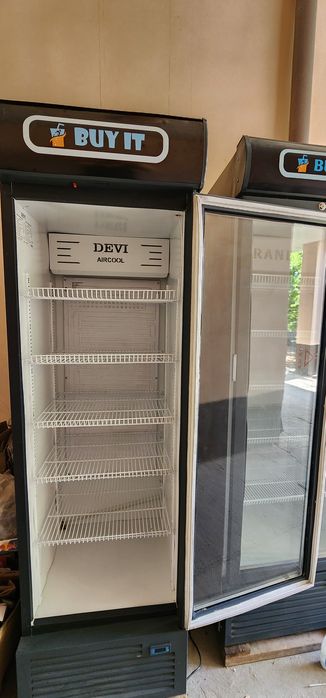 Vitrina holodilnik holati zor 3 ta