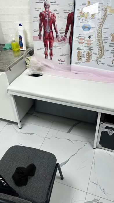 Кушетка белая новая