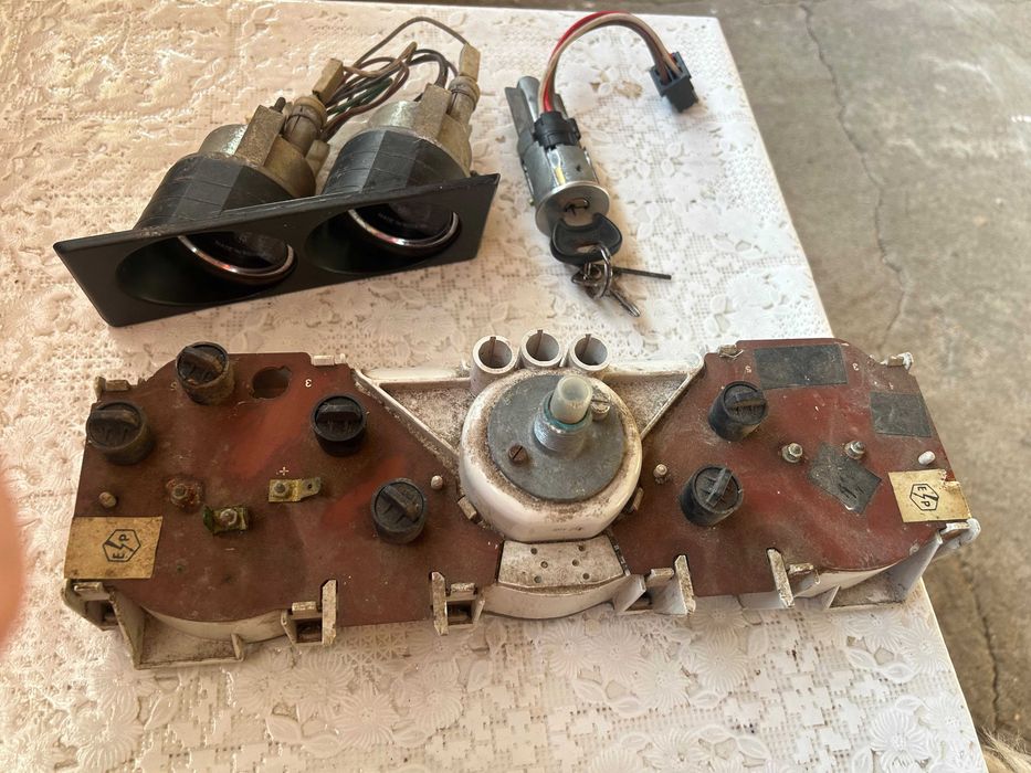 Ceasuri bord Dacia 1300