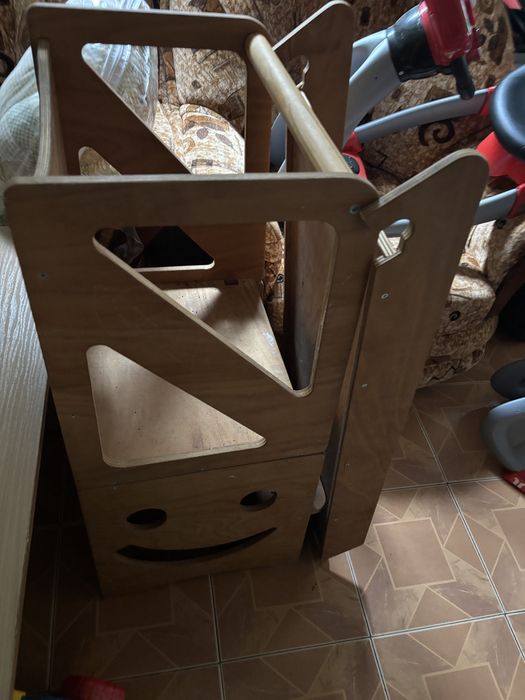 Монтесори кула с пързалка