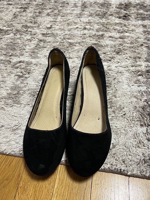 Елегантни обувки с ниска платформа