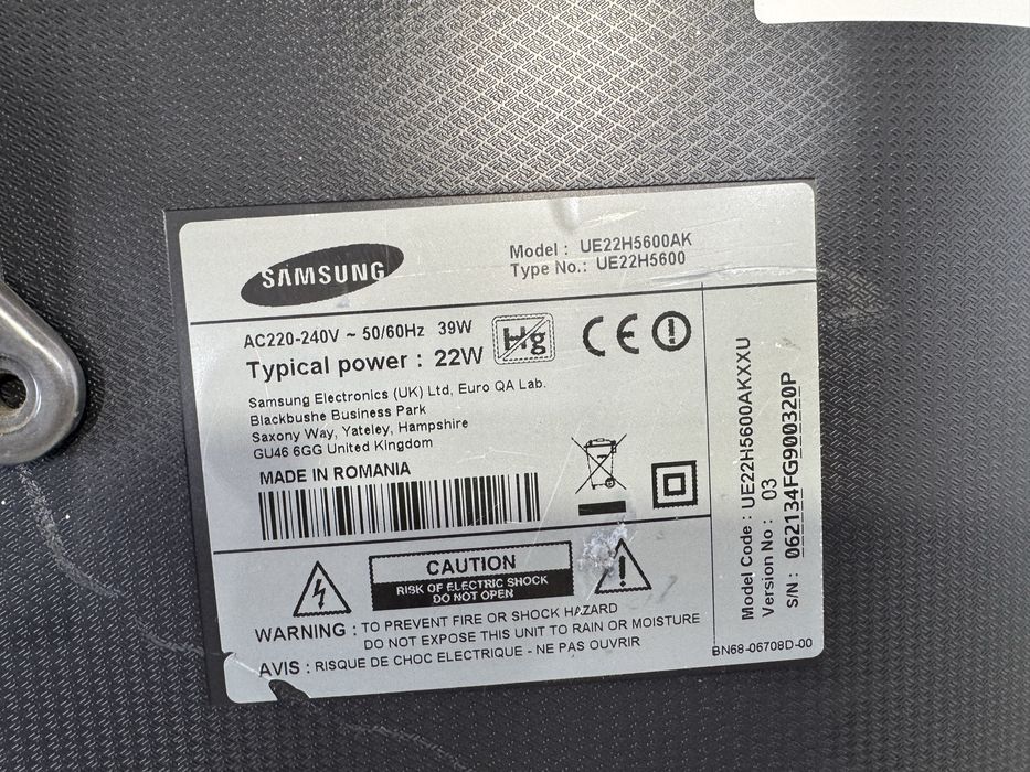 Телевизор - Samsung 22 inch smart А14 / черен и бял
