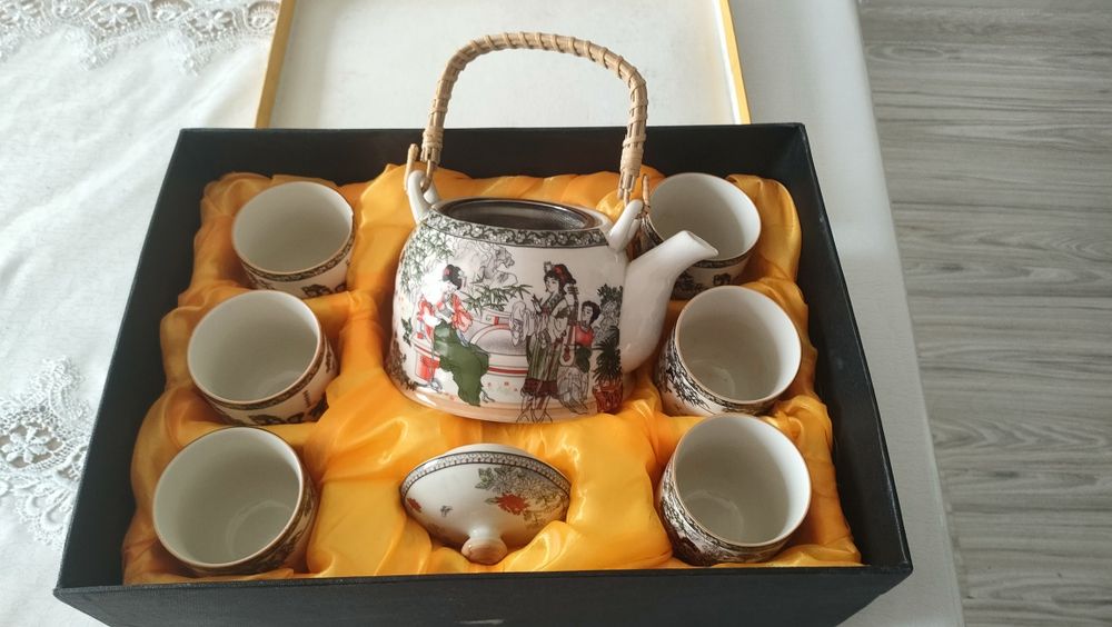 Продам Чайный набор сервис