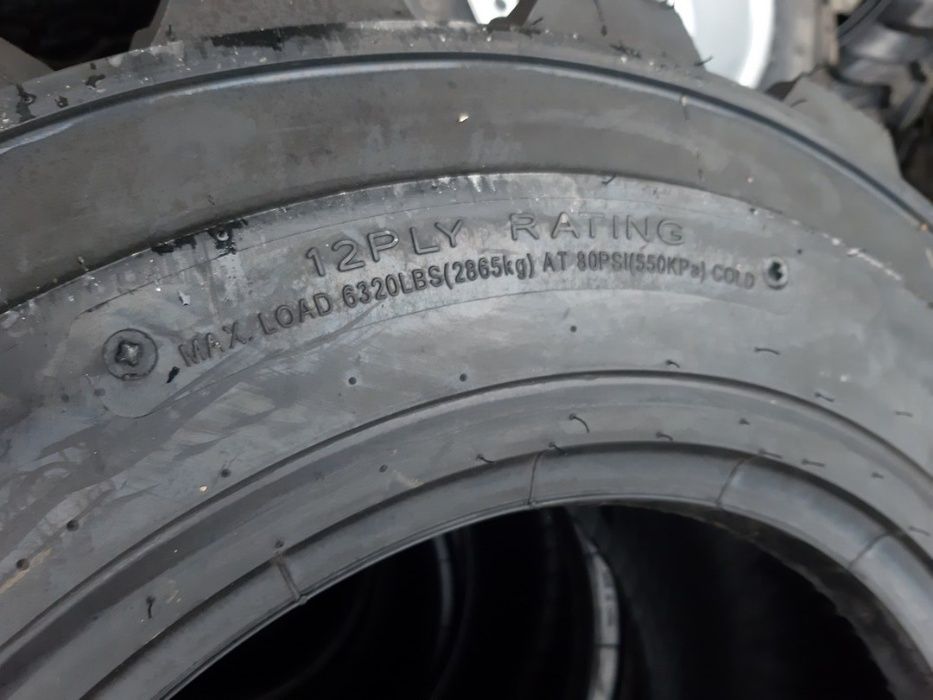 Anvelope noi INDUSTRIALE DE BOBCAT cu 10PR 12-16.5 garantie 2 ani TVA