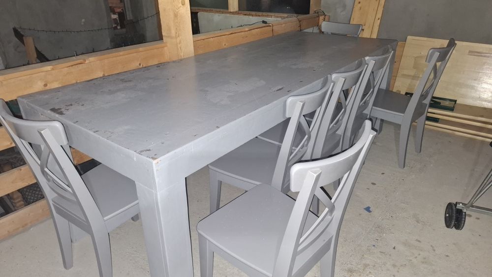 Vând masa cu 8 scaune