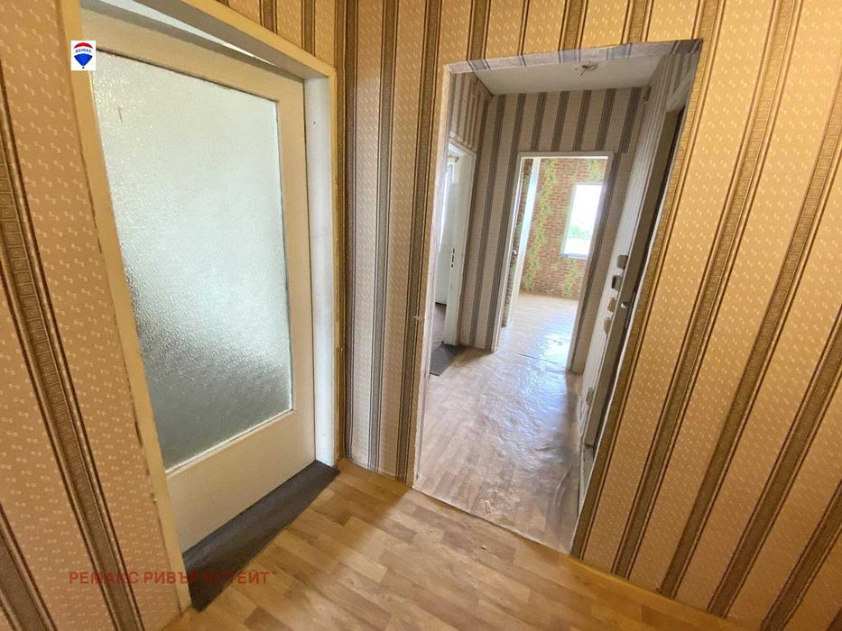 Продава се Двустаен апартамент в Русе, Дружба 3 - 81 кв.м за 826 €/кв.м - Снимка #11