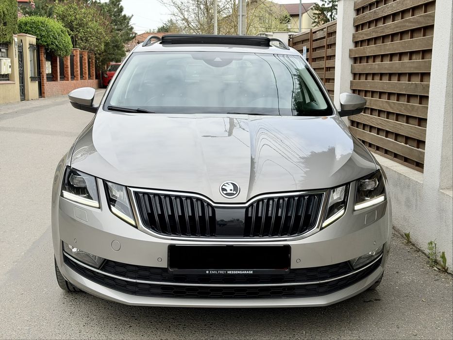 Skoda Octavia Ambition diesel 116cp DSG / Panorama / Piele / Bi-xenon LED / Distronic+