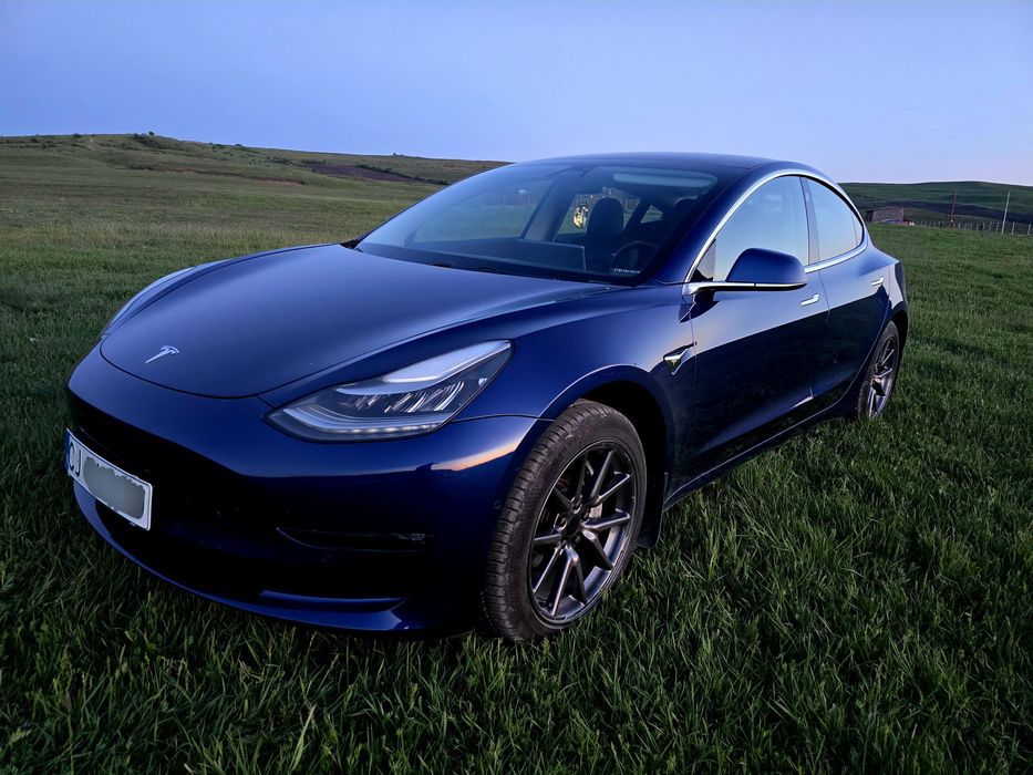 Tesla model  SR+