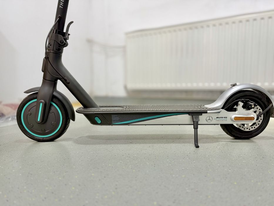 Trotineta electrica Xiaomi Mi Pro2 F1 editia AMG Petronas Mercedes
