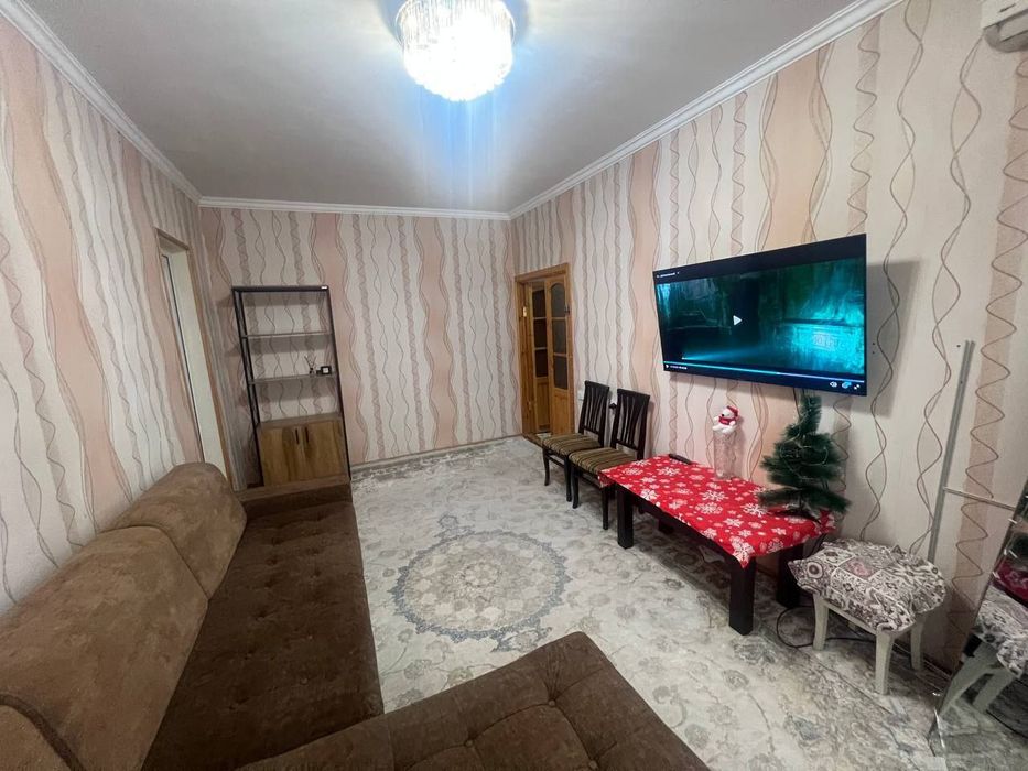 Продаётся 1/1/4 на м-в Карасу 1