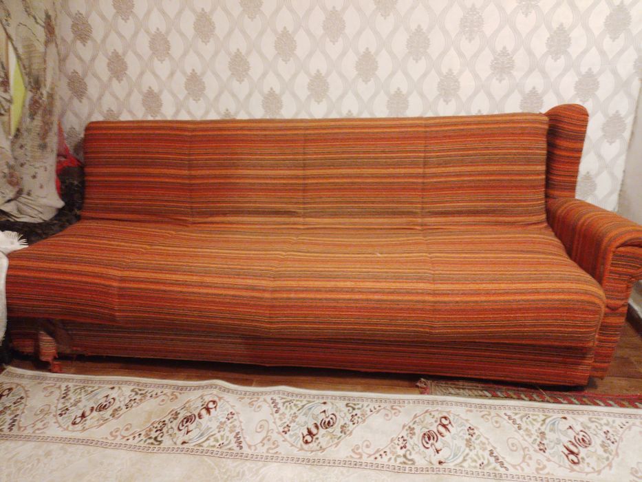Срочно!2 раскладных дивана.