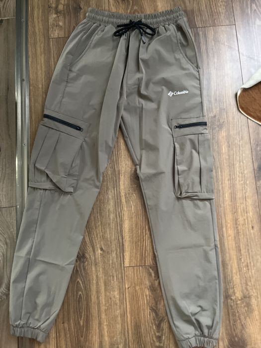 Vand pantaloni the north face,columbia