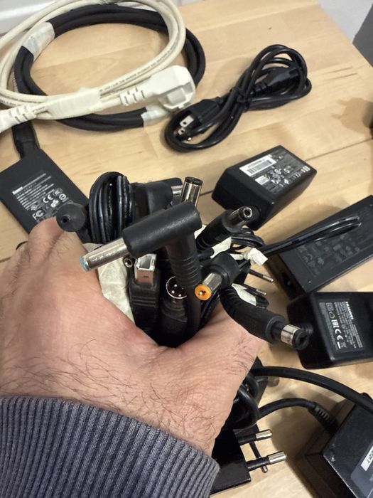 Cabluri alimentare, HDMI, Displayport, încarcatoare de mai multe tipur