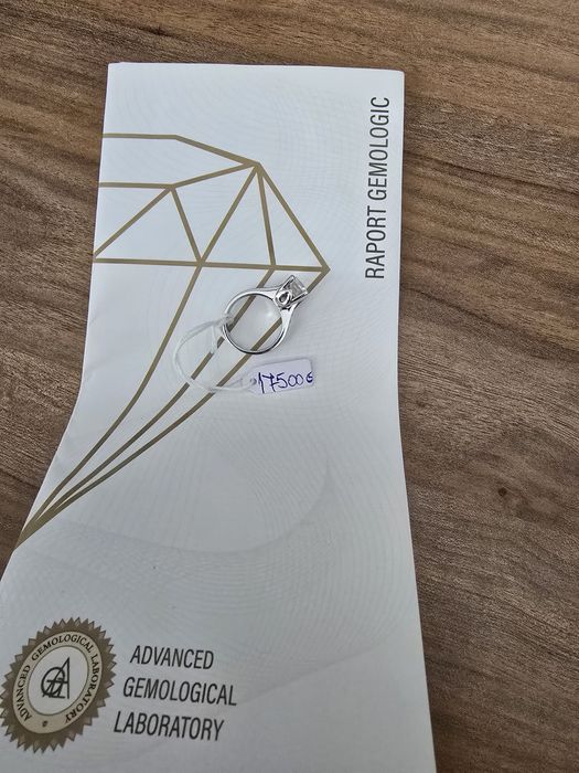 Vand sau schimb cu auto Inel aur alb 18k cu Diamant de 2,7ct.nou