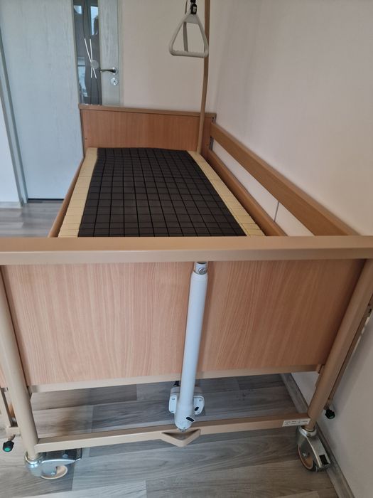 Vând pat Electric pt.persoane vârstnice sau cu dizabilități