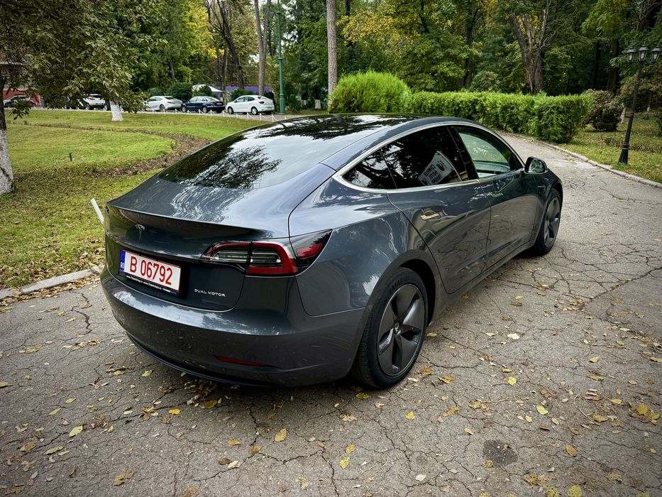TESLA Model 3 0 — imagine 3
