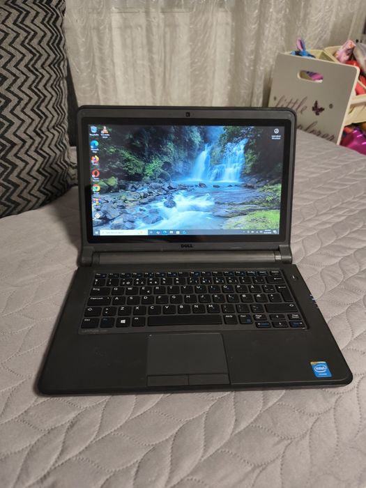 Laptop Dell i5 cu touchscreen Ram 8Gb ssd Windows 10 office