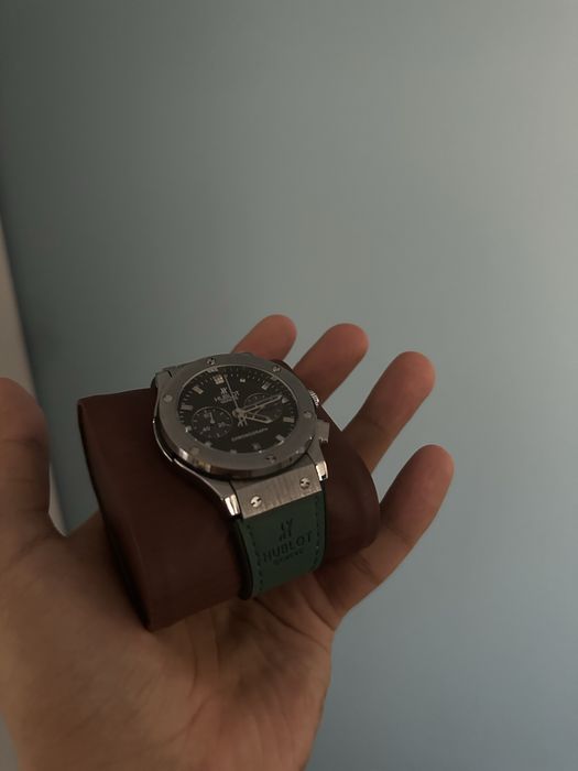 часы HUBLOT,зеленые
