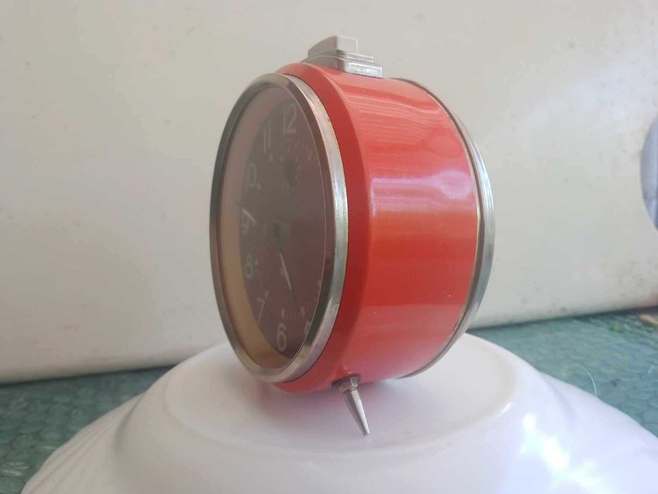 Ceas desteptator de masa-mecanic JNSA fabricatie fosta YUGOSLAVIA