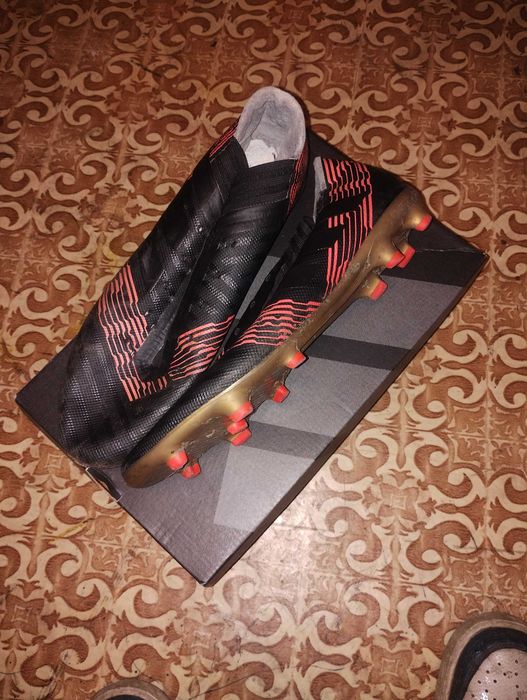 Ghete de fotbal adidas nemezis