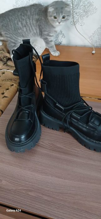 Продам НОВЫЕ ботинки женские
