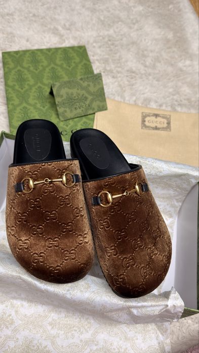 Saboti Gucci din catifea marimea 38 ( potriviti pt 37) noi in cutie