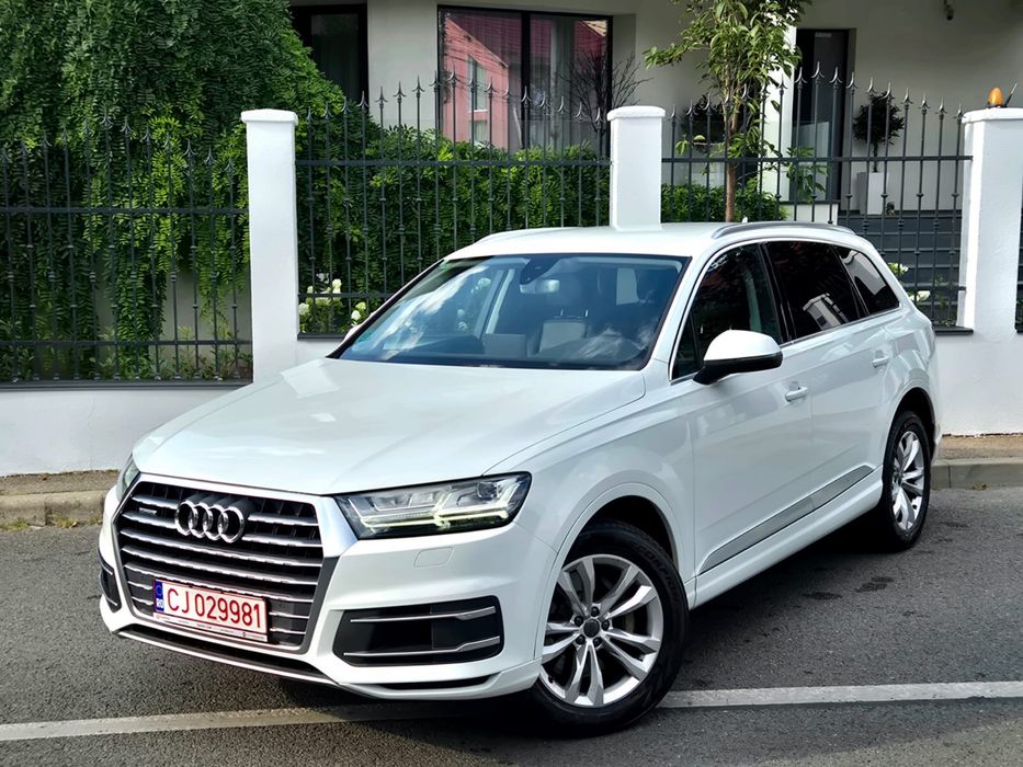 Audi q7 s line matrix 7 locuri motor 70000 km