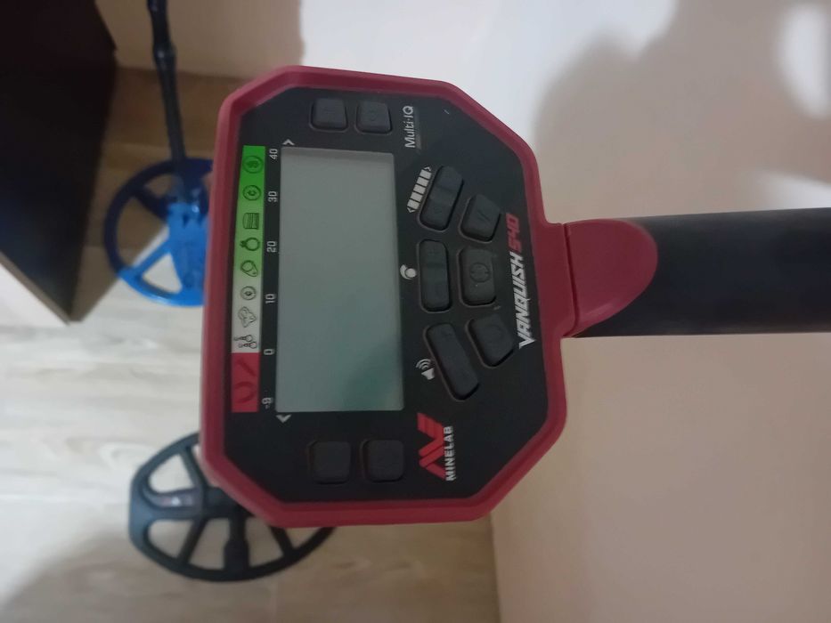 Металодетектор vanquish 540