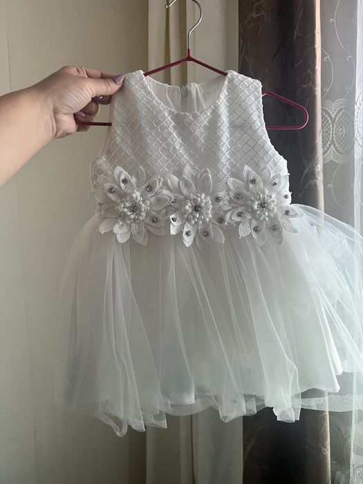 Продам платья растовки разные