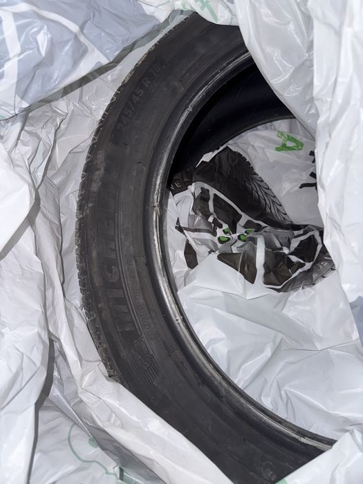 Продам 3 шины Michelin Primacy A/S 245/45 R18.