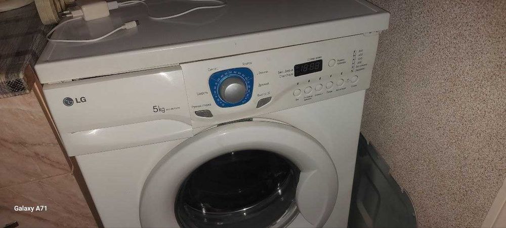 Продаеться  стиральная машинка на запчасти или ремонт