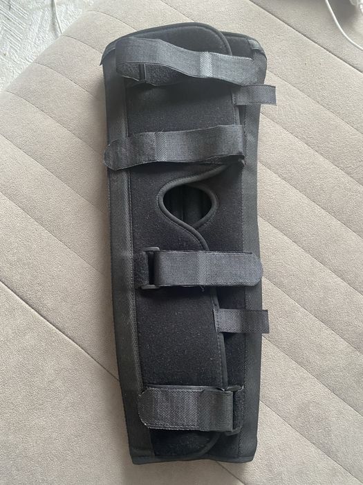 Тутор для коленного сустава  10 000