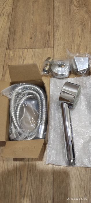 Смеситель для ванной комнаты.