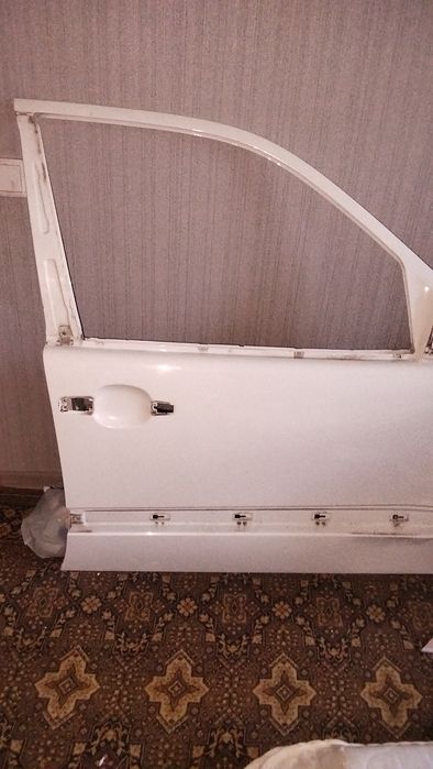Продам дверь Мерседес W210