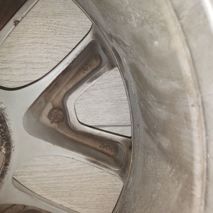 Продаю два 18" диска