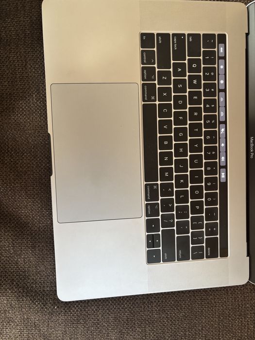 Macbook Pro 15.4 A1707