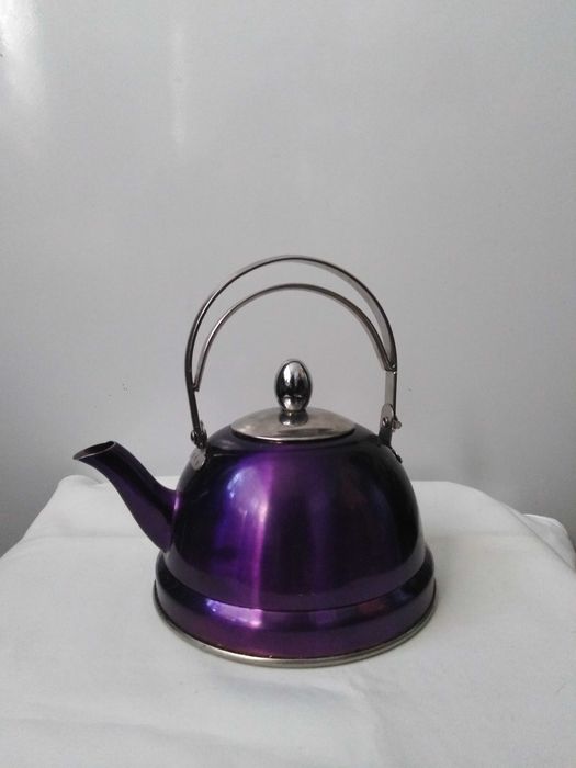 ОТДАМ ДАРОМ чайник. Заварочный, из стали, 0,5л, PETERHOF, Австрия, бу