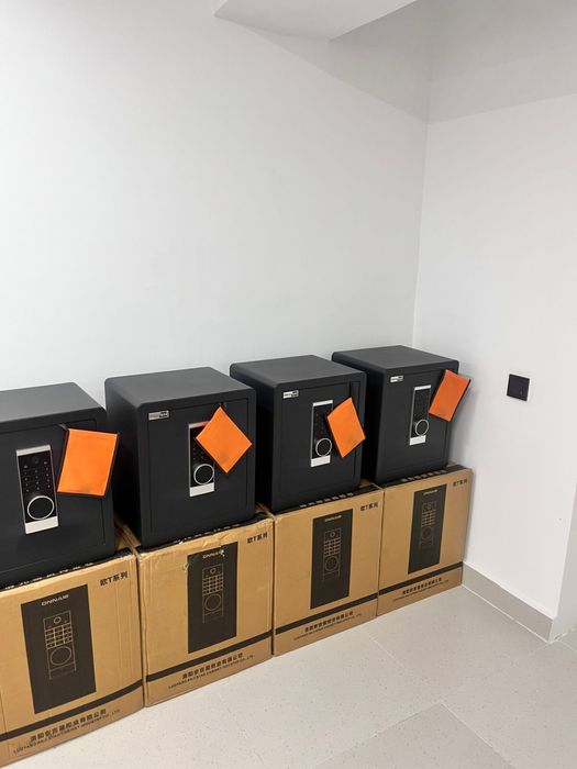 Металический Сейф