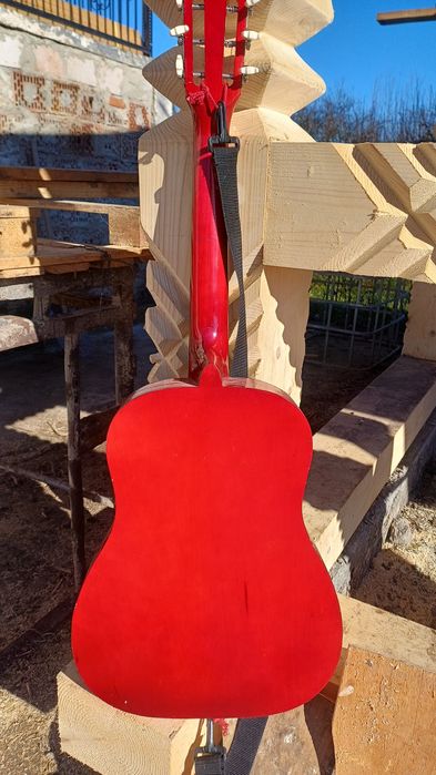 Vând zongură nouă 4/4 ( chitară de Maramureș )