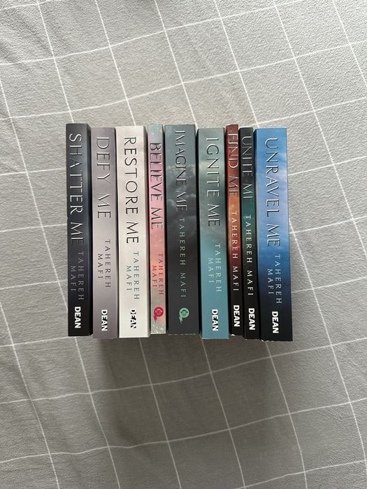 Shatter me серията на английски