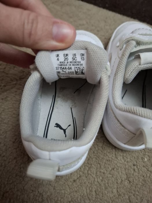 Adidasi  Puma  mărimea 20